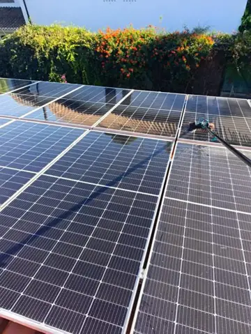 Limpieza de placas solares en Picasent, foto 2