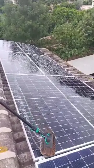 Limpieza de placas solares en Alzira